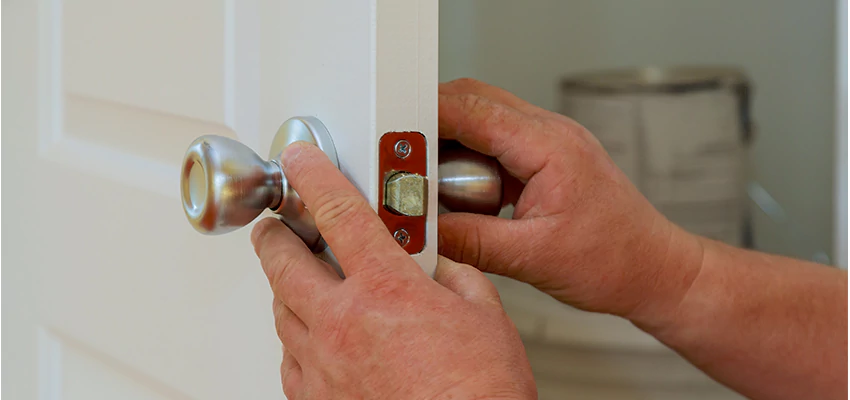 AAA Locksmiths For lock Replacement in La Crescenta-Montrose, California